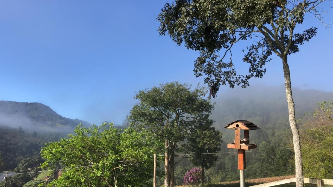 Pousada Pedra Da Mata Chales Na Montanha Munhoz Extérieur photo