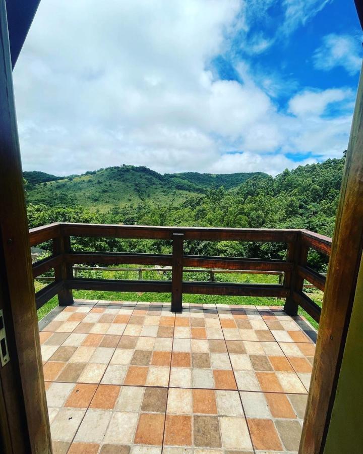 Pousada Pedra Da Mata Chales Na Montanha Munhoz Extérieur photo